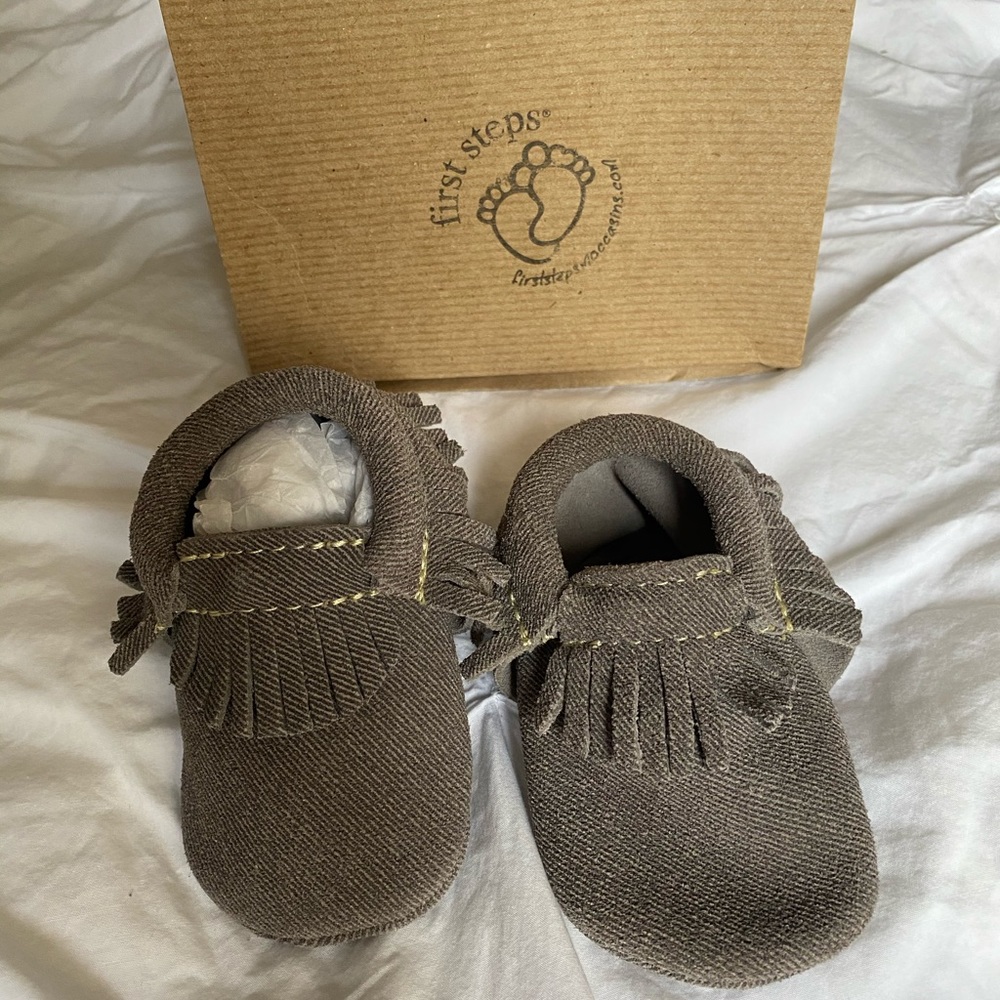 **NEW**Adorable Grey Moccasins size 2